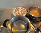 Foto del passaggio 2 della ricetta Gnocchi di carote e farina integrale con crema di peperoni e curry