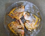 Foto langkah ke 1 dari resep Pesmol Ikan Ekor Kuning.