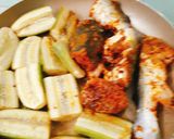Hình bước làm 2 của món Cá lăng kho chuối xanh