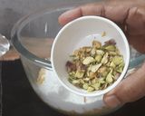A picture of step 3 of Sattu ke laddoo.