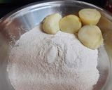 शिंगाडा पीठ थालीपीठ (shingada pith thalipeeth recipe in marathi) रेसिपी स्टेप 1 फोटो 