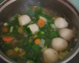 Foto langkah ke 5 dari resep Sop daging sapi bakso.