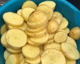 Une image de l'étape 2 de Pomme de terre sarladaise.