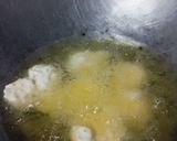 Foto langkah ke 3 dari resep Ubi goreng tepung praktis.