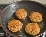 मिक्स स्प्राउट कटलेट (mix sprout cutlet recipe in marathi) रेसिपी स्टेप 5 फोटो 