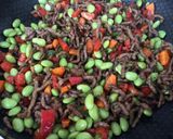 Foto del paso 4 de la receta Salteado de edamame, picada de pavo y verduras