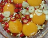 รูปขั้นตอนการทำที่ 4 ของ ไข่แดงดองน้ำปลา