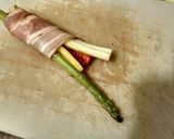 Foto del paso 5 de la receta: Atados de pimentón y espárragos en tiras de tocineta