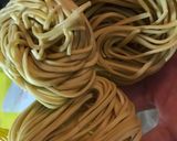 Foto langkah ke 1 dari resep Mi kuning aka Mi SD.