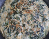 Foto del paso 5 de la receta: Tortilla De Espinacas con Queso Rallado