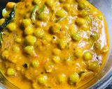 A picture of step 2 of Green peas masala.