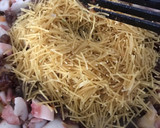 Foto del paso 10 de la receta: Fideuà de potón, gambones, ajos tiernos y dátiles medjol