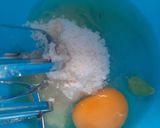 Foto langkah ke 1 dari resep Bolu kukus semangka.