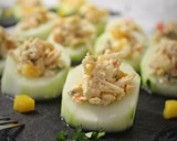 Foto del paso 5 de la receta: Pepinos rellenos de surimi con mango