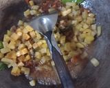 Foto langkah ke 3 dari resep Sambal goreng kentang.