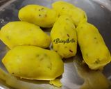 A picture of step 2 of Palak Batata Wada.