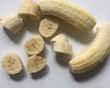 Foto langkah ke 1 dari resep Es pisang coklat praktis.