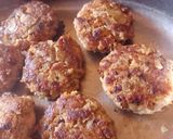 Foto del paso 4 de la receta: Hamburguesas de carne de cerdo y lentejas con papas casi al horno