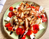 Foto del paso 4 de la receta: Ensalada de tomates cherry con pavo al ajillo
