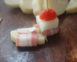 Foto del paso 5 de la receta: Banderillas de bacon, patata y melón