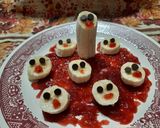 Foto del paso 7 de la receta: Caritas de banana sobre mar de sangre de frutillas