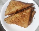 A picture of step 4 of Schezwan Bread Sandwich.