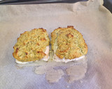 Foto del paso 3 de la receta: Bacalao con costra de ricotta, avellanas y albahaca con lima