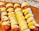 Hình bước làm 3 của món Halloween xúc xích