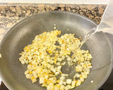 Foto del paso 3 de la receta: Tortilla al vino “ muy esponjosa”