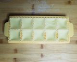 Foto del passaggio 4 della ricetta Fagottini di pasta ripiena di mortadella