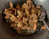 Foto langkah ke 3 dari resep Sosis ayam saus tiram.