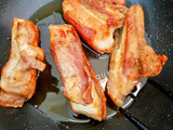 Bún mắm thịt heo chiên giòn