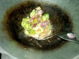 Kotok ikan keranjang