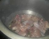A picture of step 2 of Chicken salan in black pepper.