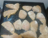 Foto del paso 3 de la receta: Pechugas empanizadas con salsa velouté, guarnición puré de papa y verduras caramelizadas