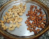 Foto del paso 1 de la receta: Chocolate con frutos secos y más