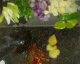 Foto langkah ke 2 dari resep Ayam Suwir Kecombrang.