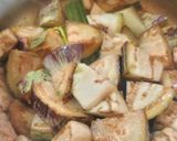 शेवगा-वांग्याची भाजी (Shevga Vangyachi Bhaji Recipe In Marathi) रेसिपी स्टेप 3 फोटो 