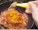 A picture of step 7 of Punjabi style bhindi masala.