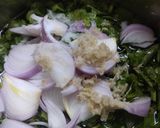 A picture of step 2 of Creamy spinach soup.
