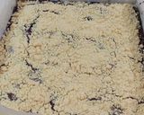 Foto langkah ke 7 dari resep Streusel banana brownies.