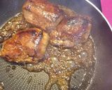 Foto del paso 4 de la receta Solomillo de cerdo con salsa de naranja y puré de plátano