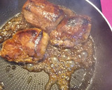 Foto del paso 4 de la receta: Solomillo de cerdo con salsa de naranja y puré de plátano