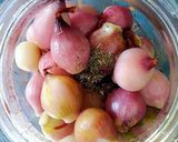 Foto del paso 14 de la receta Cebollitas morunas en vinagre con toques aromáticos