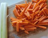 Une image de l'étape 1 de Nouilles chinoises sautées aux légumes et viande hachée.