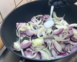 A picture of step 1 of Goose Liver with Onions and Bell Peppers.