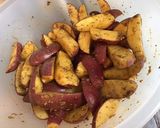 Une image de l'étape 3 de Pommes de terre roseval façon potatoes revisitées aux herbes et épices.