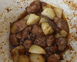 Foto del paso 2 de la receta: Patatas con carne al toro guisada