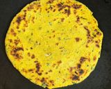 A picture of step 7 of Besan Ki Masaledar Khasta Roti 🫓.