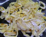 Foto del paso 5 de la receta: Arroz frío con omelette, pollo y verduras